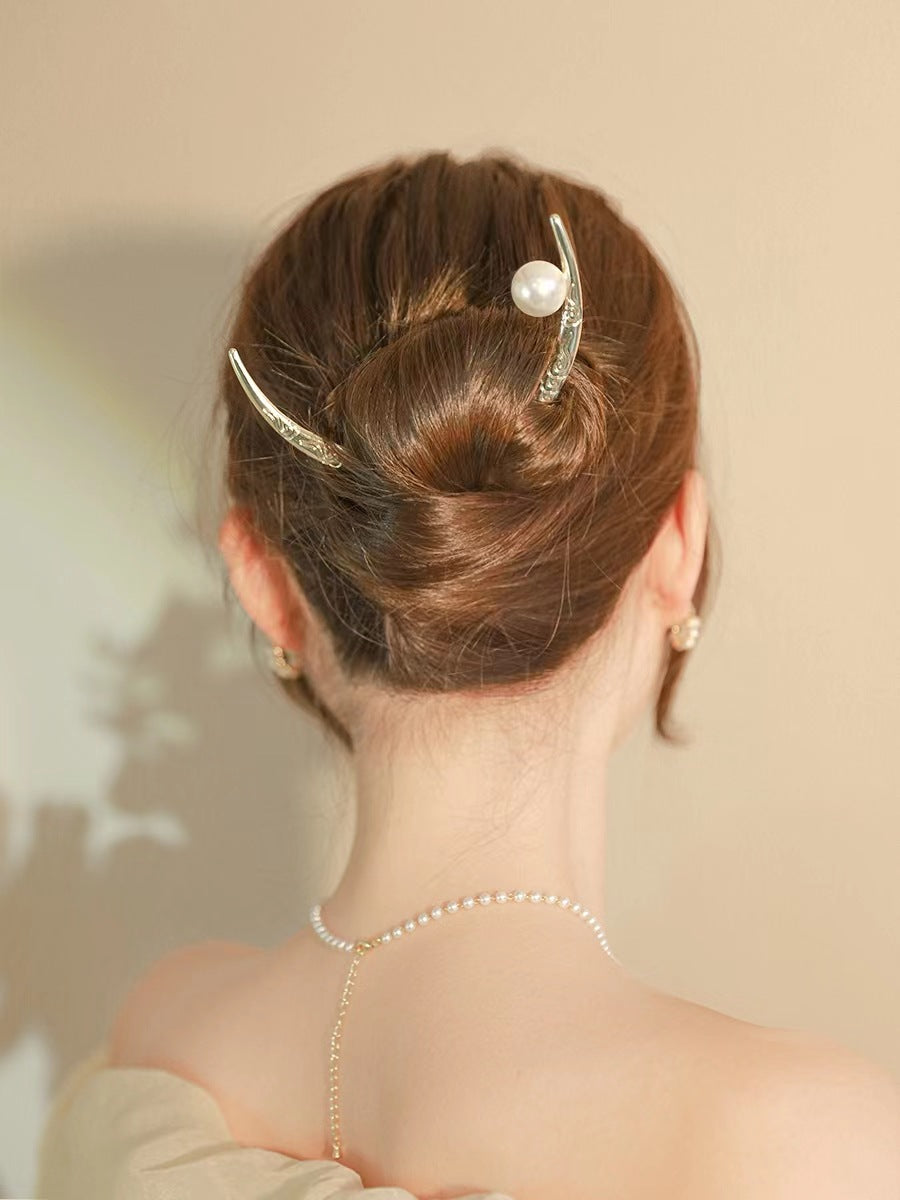 Crescent moon Pearl Hairpin