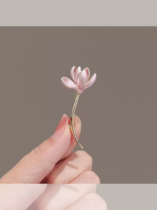 Retro Palace Light Pink Lotus brooch