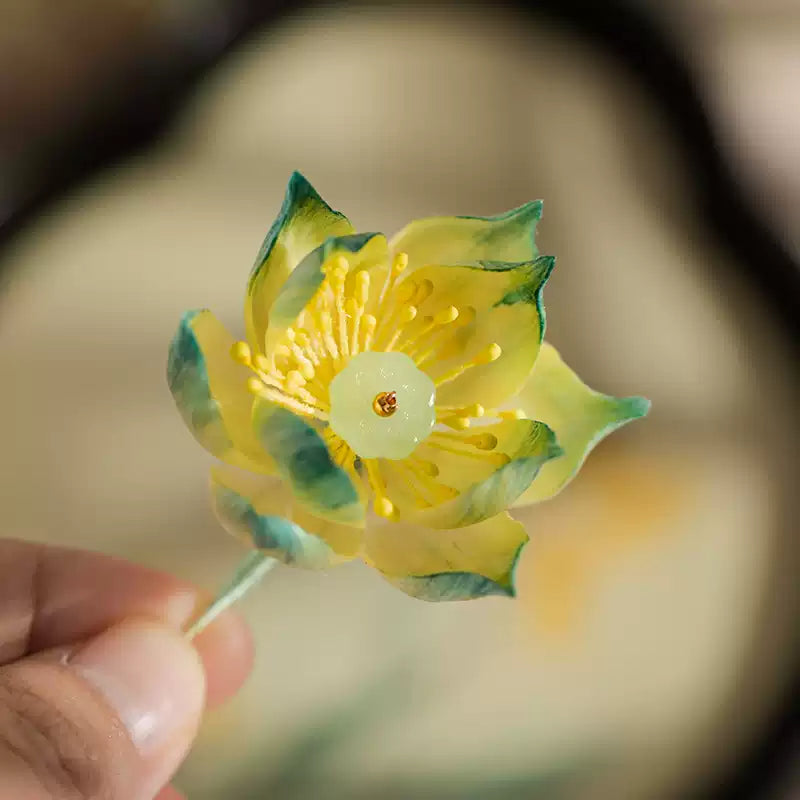 Elegant Lotus Flower Brooch Inspired by Chinese Heritage – Handmade Velvet Blossom Pin