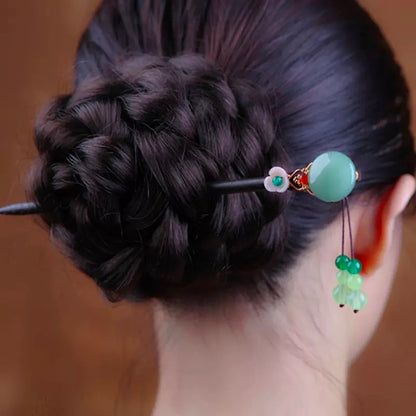 Haarnadel aus rosa Blumenjade mit 2 Perlen und Quaste – Holz