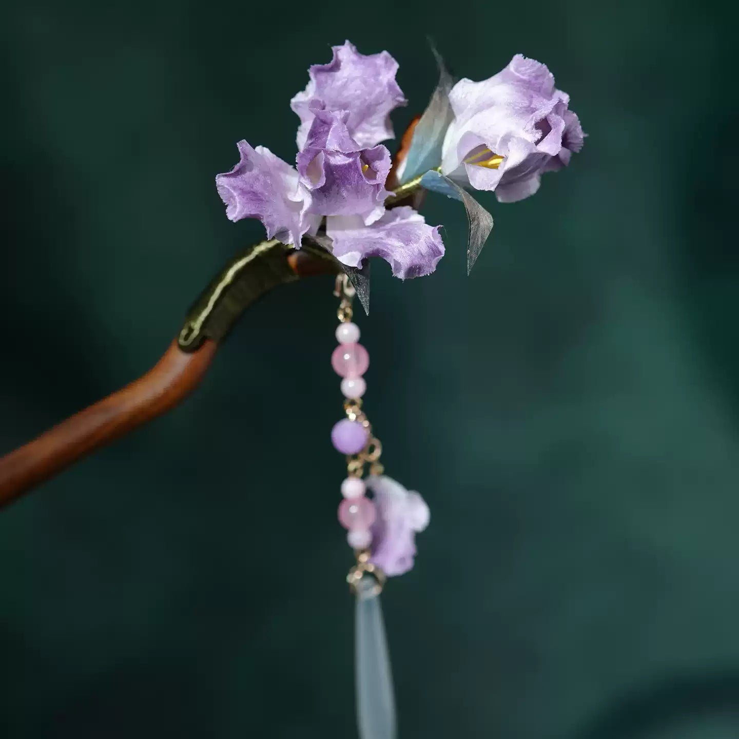 Purple Iris Velvet Flower Sandalwood Hairpin – New Chinese Style Tassel Hair Ornament