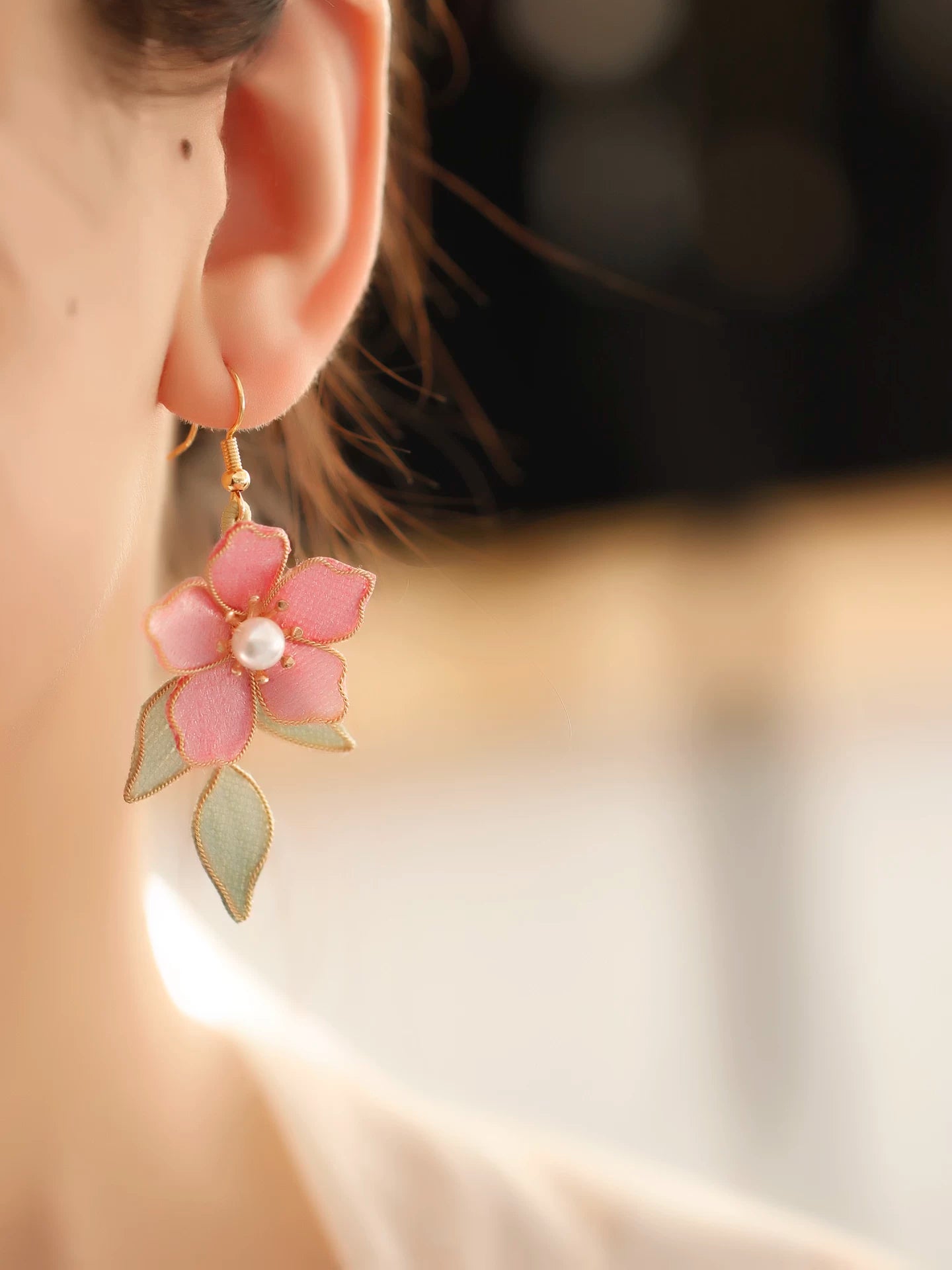 Pink Flower Dangle Earrings – Elegant Hanfu & Song Dynasty Style Accessories