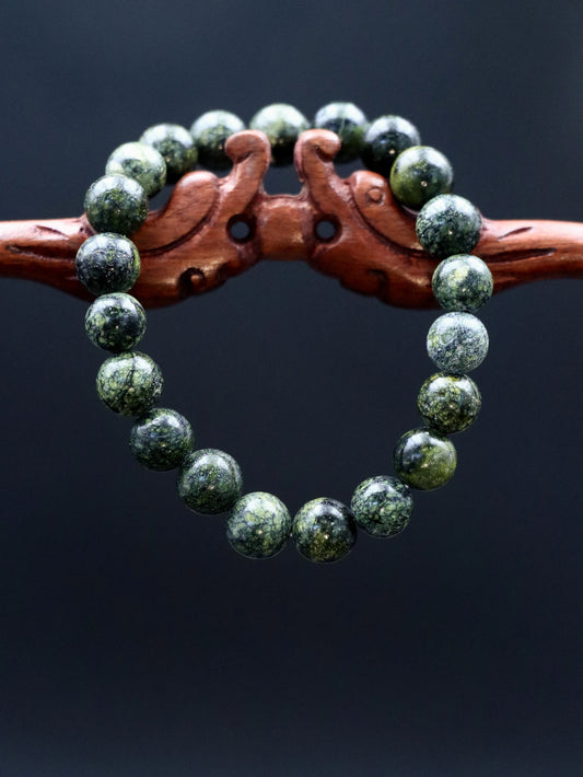 Serpentine Jade Bracelet – Natural Healing Crystal for Mind & Body Balance and Energy