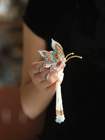 Chinese Tassel Butterfly Brooch – Elegant Retro Lapel Pin for Qipao, Hanfu and Coats