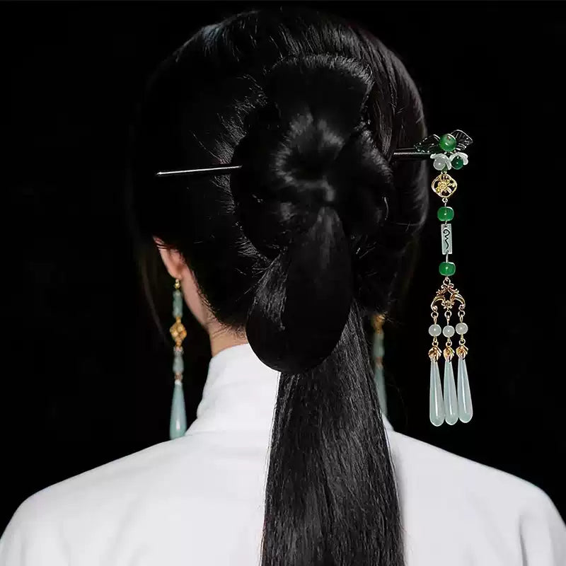 Elegant Green Tassel Hairpin – Chinese Style Wooden Hair Accessory for Hanfu Styling