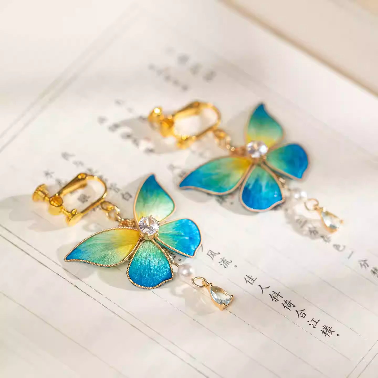 Qianli Jiangshan Inspired Butterfly Velvet Flower Earrings – New Chinese Style Hanfu Tassel Jewelry for Women