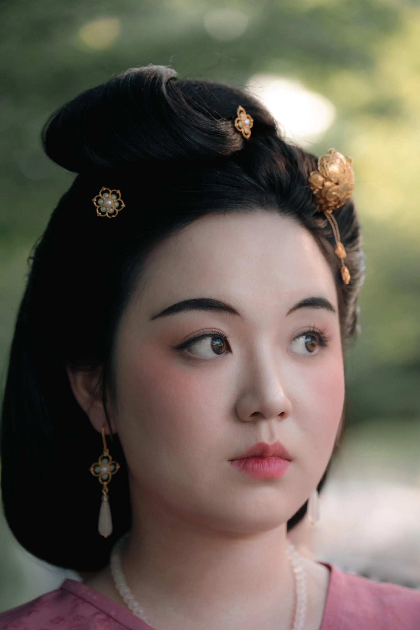 Filigree Parrot Tassel Hairpin – New Chinese Style Gold-Plated Copper Hanfu Hair Accessory