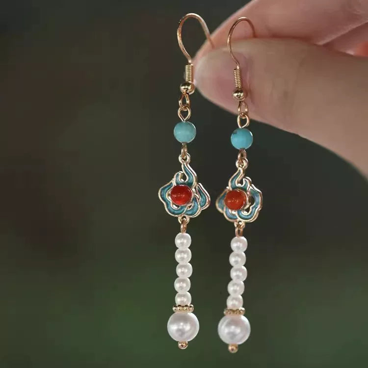 Short 6 cm turquoise cloud motif earrings with white bead tassels