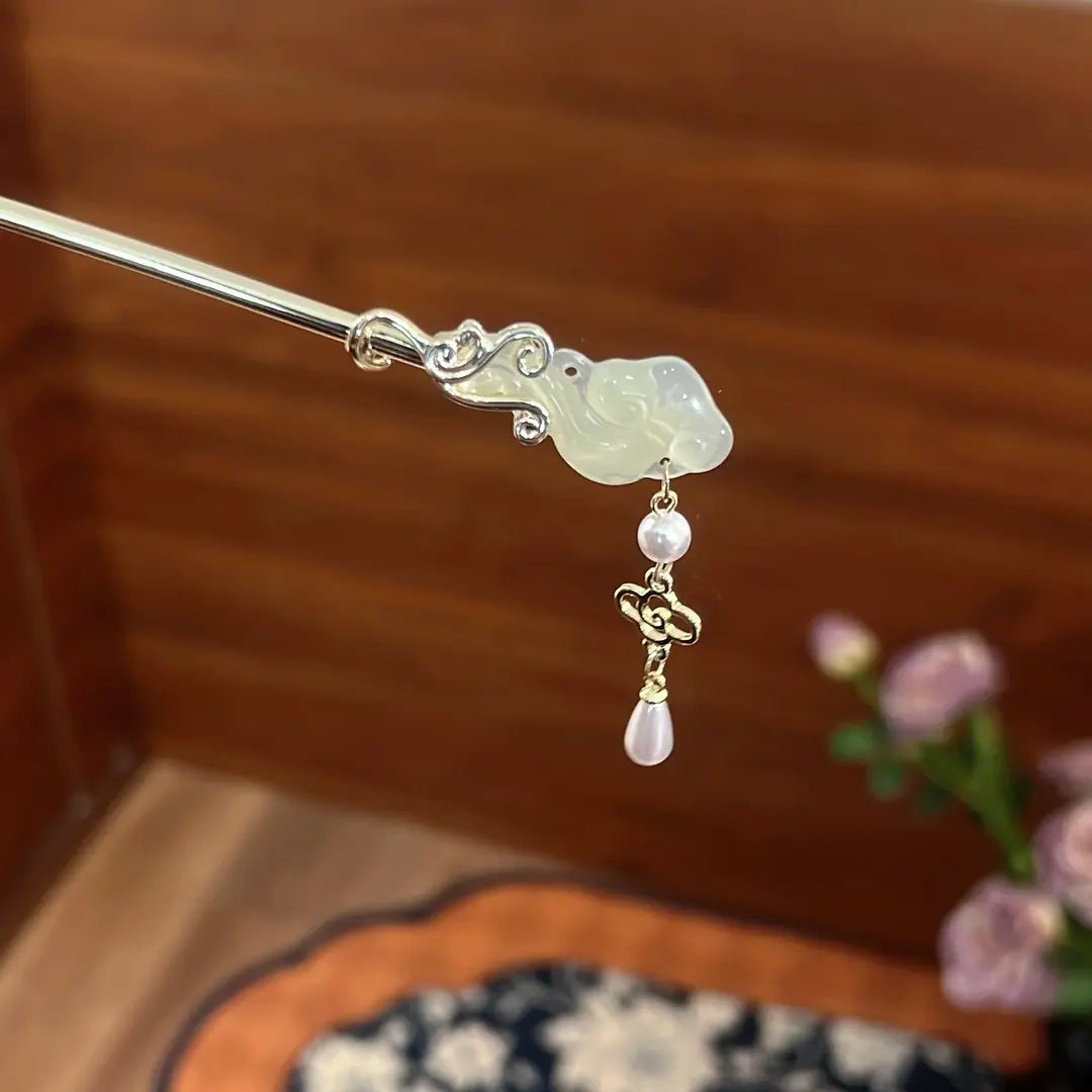 Ruyi Cloud Tassel Hairpin – Hanfu Step Shake Hair Stick for Traditional Updos | New Chinese Style Hair Accessory