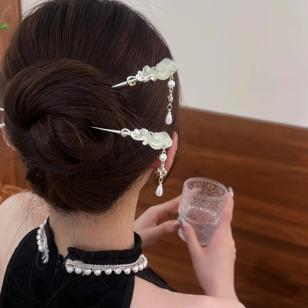 Ruyi Cloud Tassel Hairpin – Hanfu Step Shake Hair Stick for Traditional Updos | New Chinese Style Hair Accessory