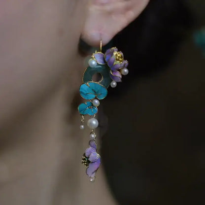 Close-up earring image for the single and pair options