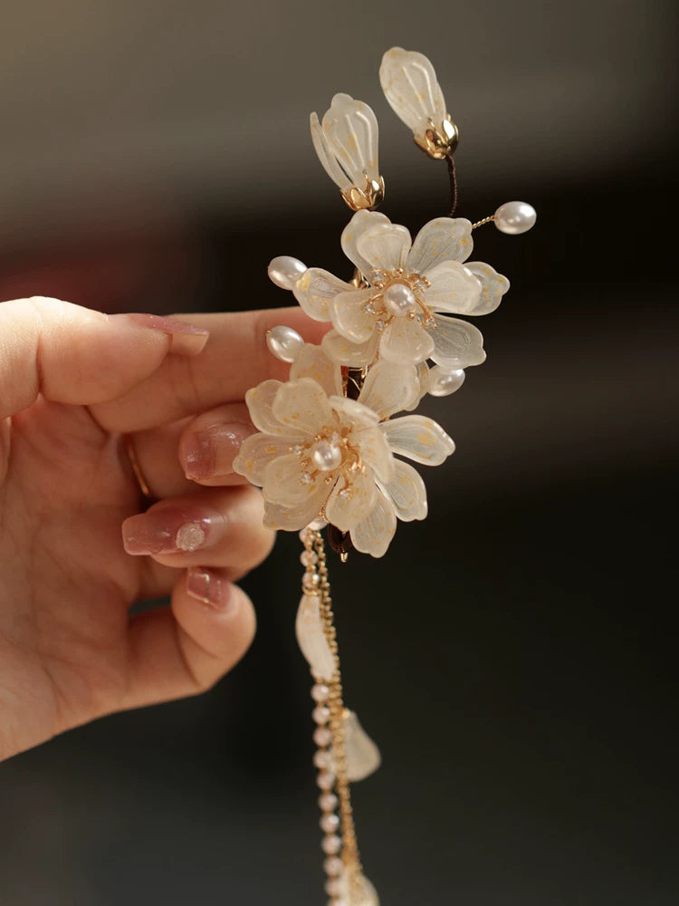 Magnolia tassel side hair clip in Ivory, close-up