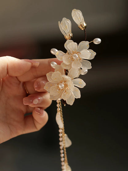Magnolia tassel side hair clip in Ivory, close-up