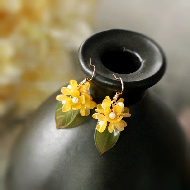 Short osmanthus flower and green leaf drop earrings, approximately 4.5 by 2 cm