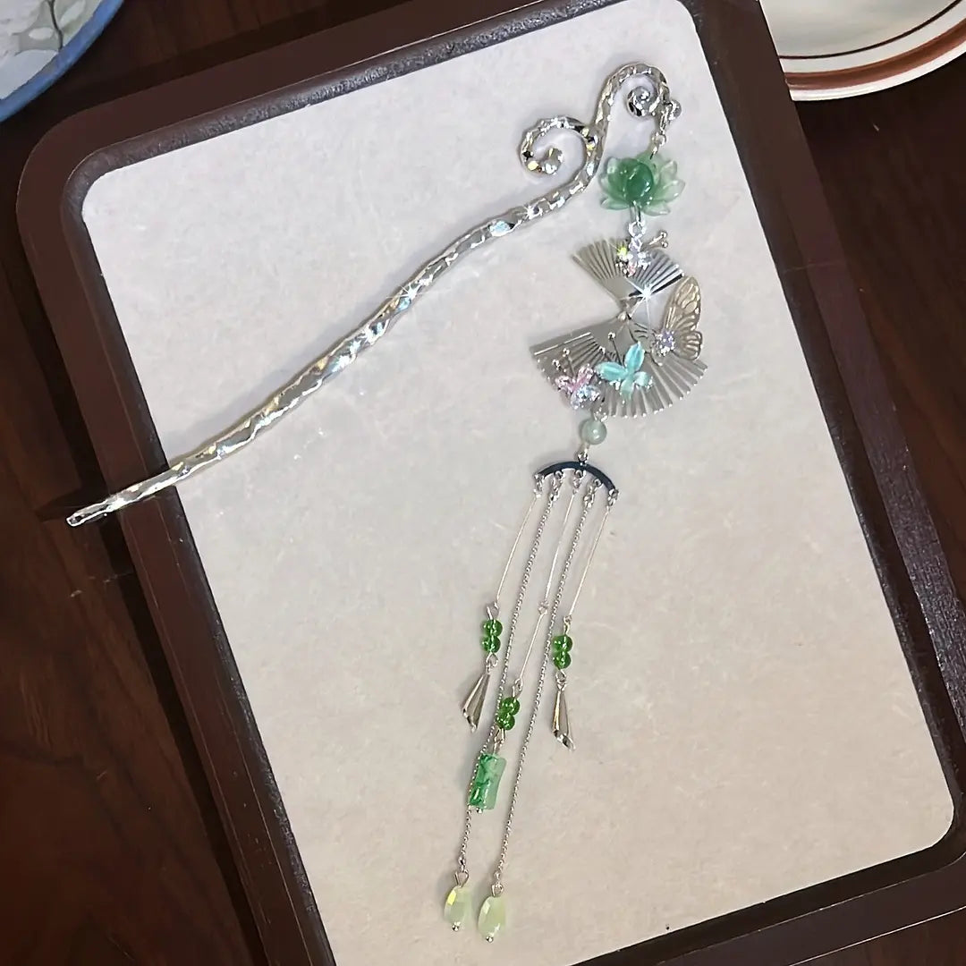 "Elegant Green Lotus Hairpin with Butterfly Tassel – New Chinese Style Traditional Hair Accessory"
